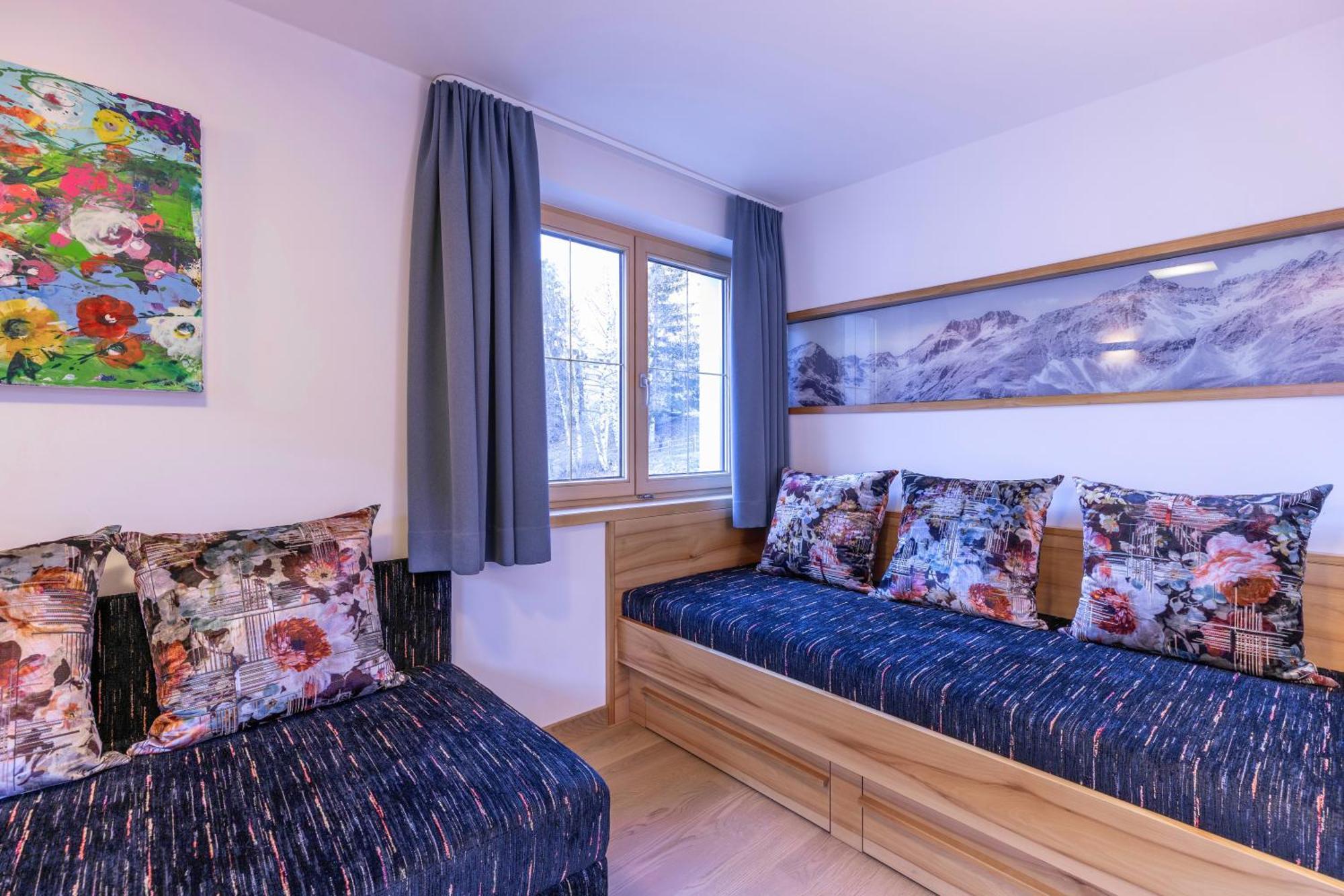 Quality Hosts Arlberg - Hotel Goldenes Kreuz B&B 圣安东阿尔贝格 外观 照片