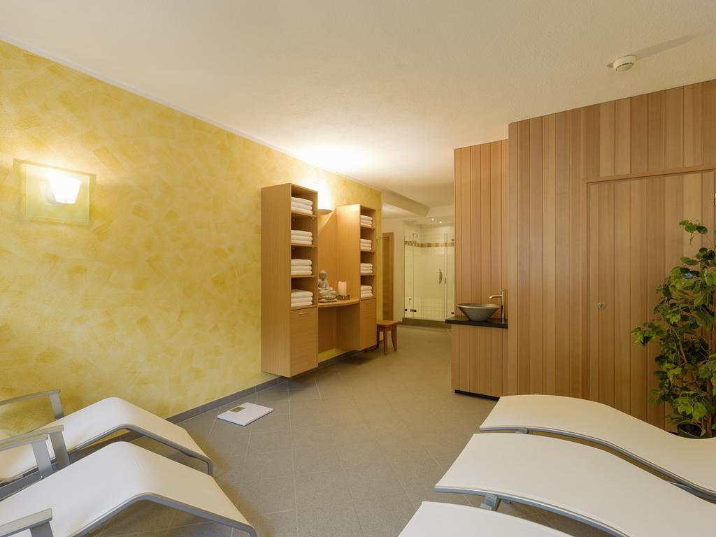 Quality Hosts Arlberg - Hotel Goldenes Kreuz B&B 圣安东阿尔贝格 外观 照片