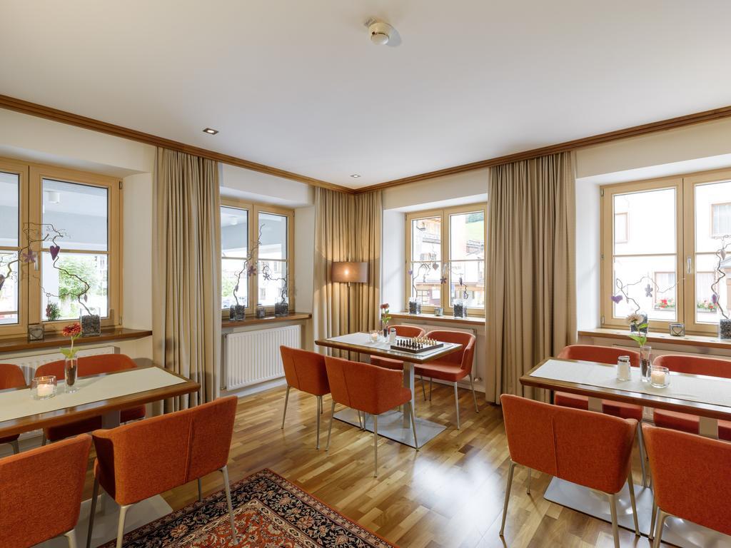 Quality Hosts Arlberg - Hotel Goldenes Kreuz B&B 圣安东阿尔贝格 外观 照片