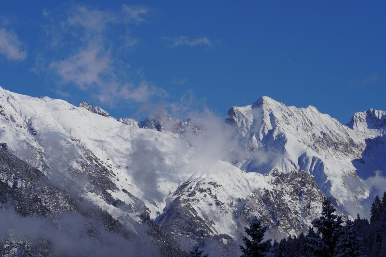 Quality Hosts Arlberg - Hotel Goldenes Kreuz B&B 圣安东阿尔贝格 外观 照片